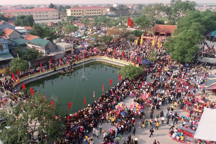 Nếu muốn trải nghiệm lễ hội Hạ Long đầy đủ, hãy tham gia cùng Mytour.vn 14
