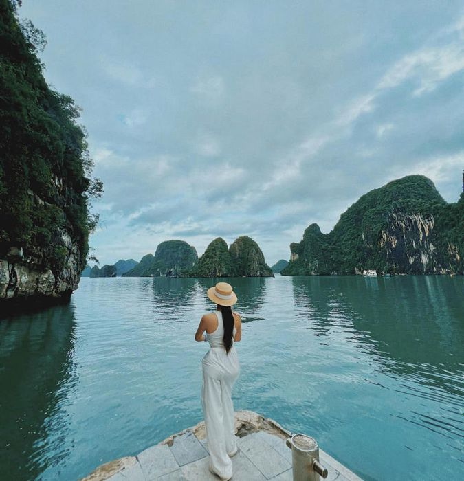 Vịnh Hạ Long, một trong 10 điểm đến hàng đầu ở châu Á mà bạn không thể bỏ qua