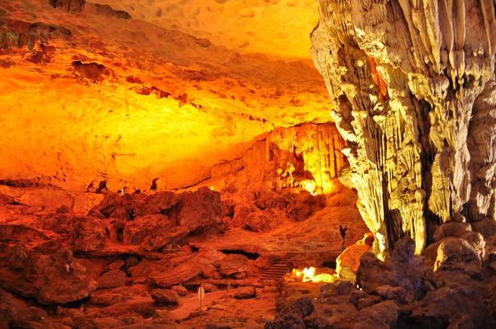 Khám phá Vịnh Hạ Long trong một ngày với nhiều trải nghiệm đáng nhớ