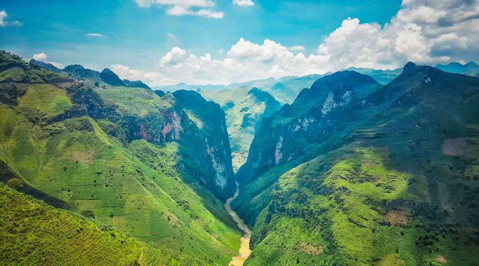 Đánh Giá Mã Pí Lèng - sông Nho Quế và vẻ đẹp khiến lòng người thêm phần ngẩn ngơ