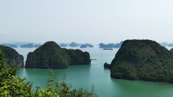 Đảo Ti Tốp - Thưởng ngoạn hòn đảo yên bình giữa lòng vịnh Hạ Long.