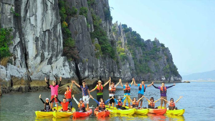 Đảo Ti Tốp - Ngắm nhìn hòn đảo yên bình nằm giữa lòng vịnh Hạ Long.