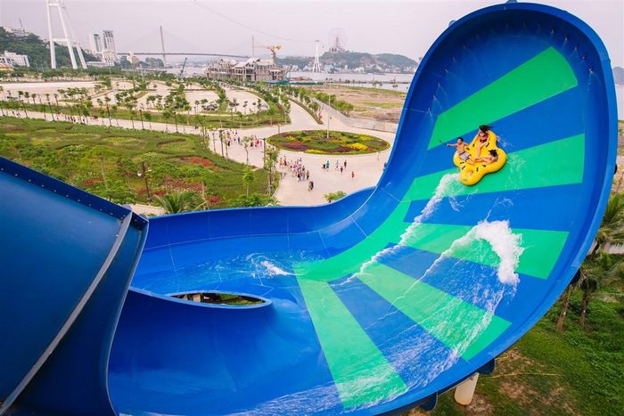 Bãi Trà Cổ - Một trong những bãi biển tuyệt vời nhất Hạ Long 4