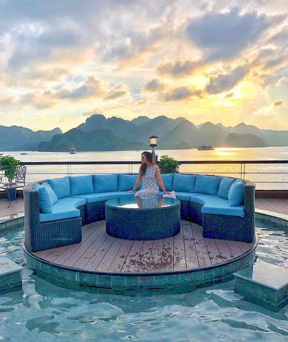 Bỏ túi ngay kinh nghiệm thuê du thuyền ở Hạ Long chi tiết thôi nào! 10