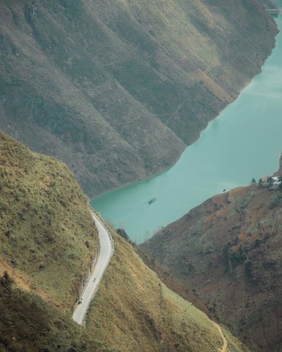 Đánh giá về vách đá thần ở Hà Giang - Hành trình trekking đầy thách thức của tuổi trẻ 7
