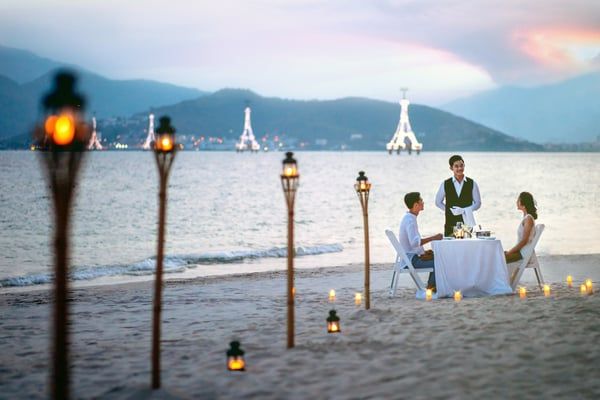 Khám phá vẻ đẹp của biển Nha Trang khi đêm xuống