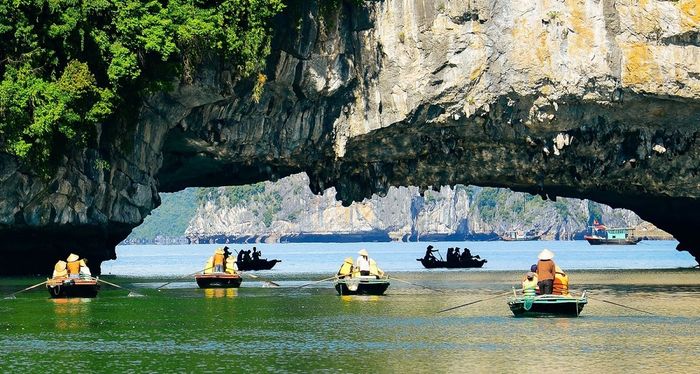 Ghi chú ngay lại kinh nghiệm tham quan các hang ở Hạ Long một cách chi tiết nhất 7