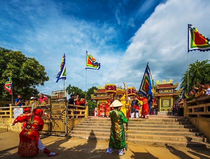 Điện Hòn Chén