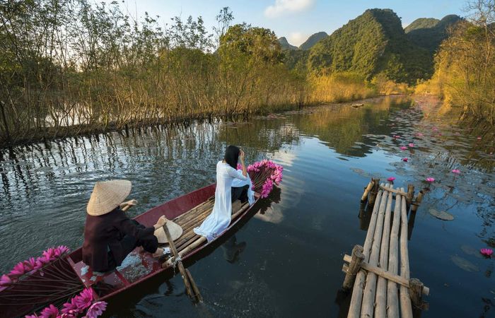Khám phá chùa Hương - Một trong những ngôi chùa có lịch sử lâu đời nhất tại Hà Nội 5