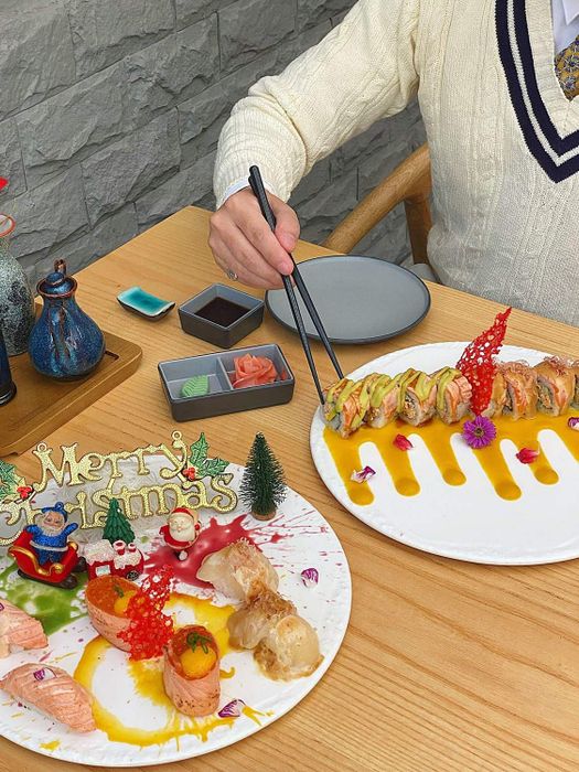 Khám phá ngay thực đơn đa dạng với hơn 200 món ngon tại Hadu Sushi 23