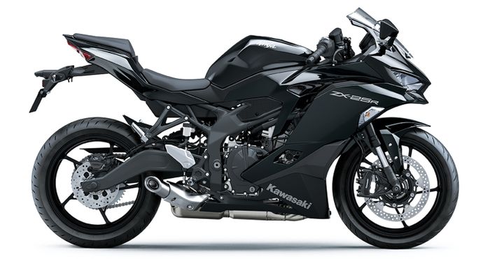 Kawasaki Ninja ZX-25R 2022 thu hút sự chú ý với bộ áo mới, có giá từ 6.900 USD