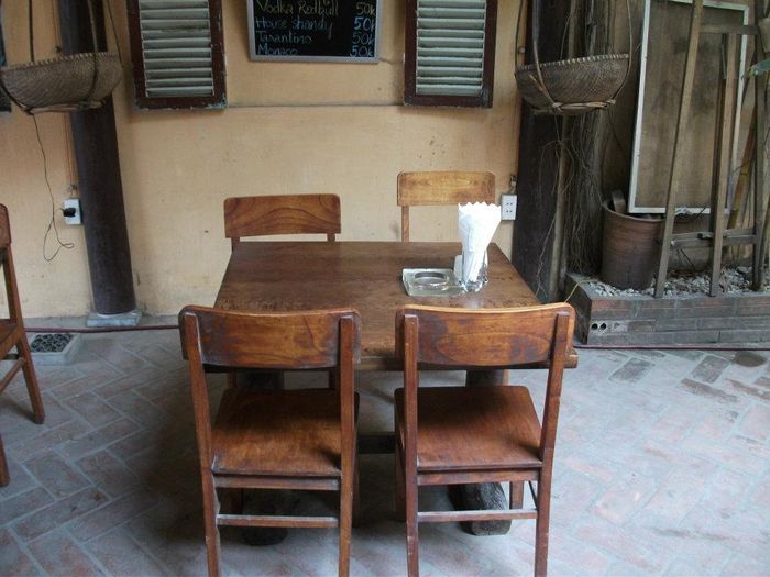 Quay ngược thời gian đến quán cơm kiểu bao cấp ở Hà Nội số 13