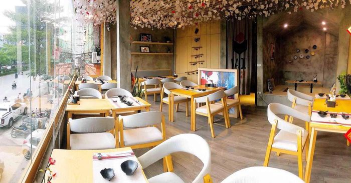 Cùng thưởng thức thực đơn đa dạng với hơn 200 món ngon tại Hadu Sushi 3