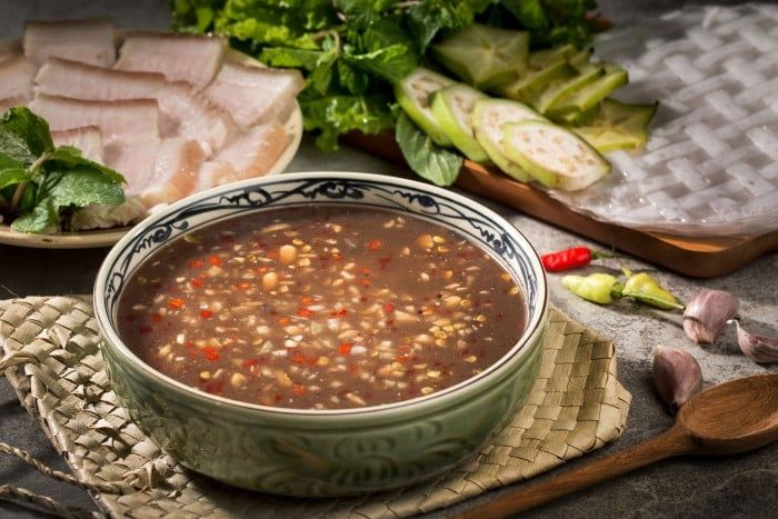 Bánh tráng cuốn thịt heo