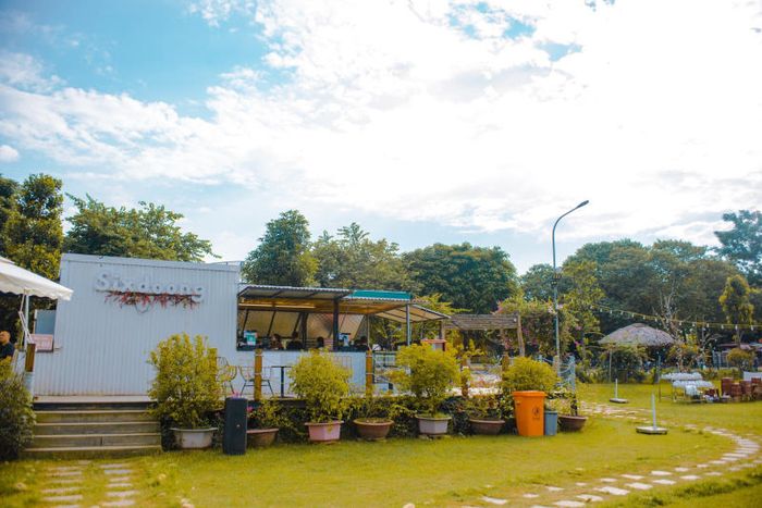 Khám phá không gian cà phê cắm trại độc đáo tại Sixdoong Cafe Camping 2