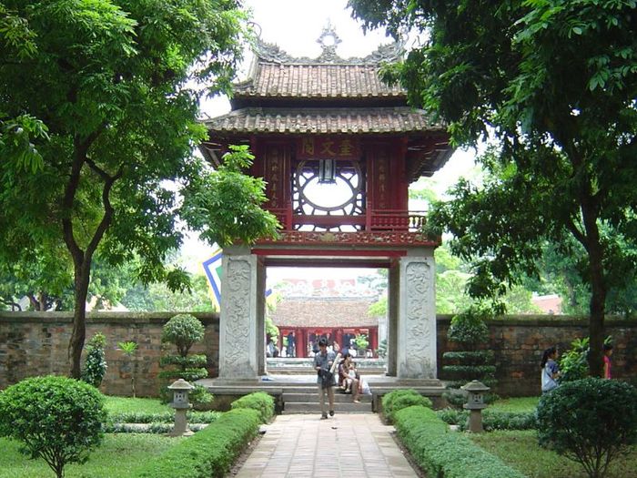 Cảnh đẹp Hà Nội, làm say lòng bao du khách trước vẻ đẹp của 12 danh lam thắng cảnh