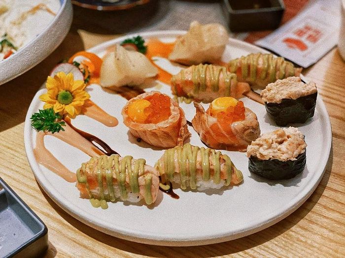 Khám phá ngay thực đơn đa dạng với hơn 200 món ngon tại Hadu Sushi 25