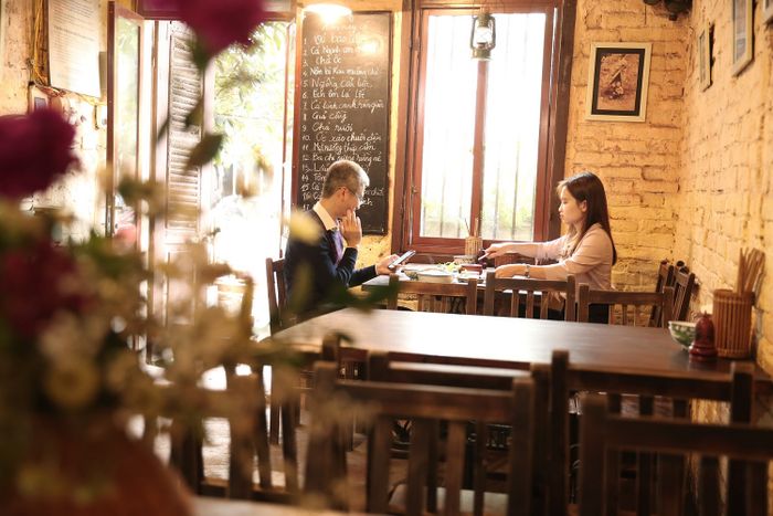 Quay ngược thời gian trong quán cơm kiểu bao cấp ở Hà Nội