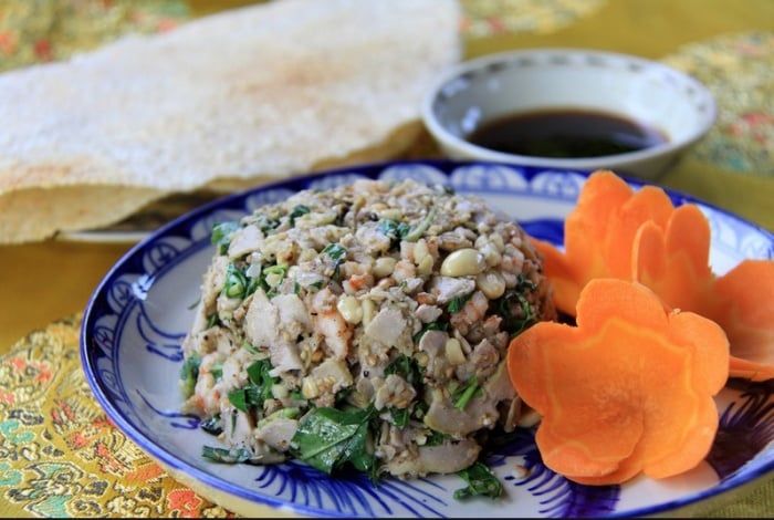 Khám phá Huế