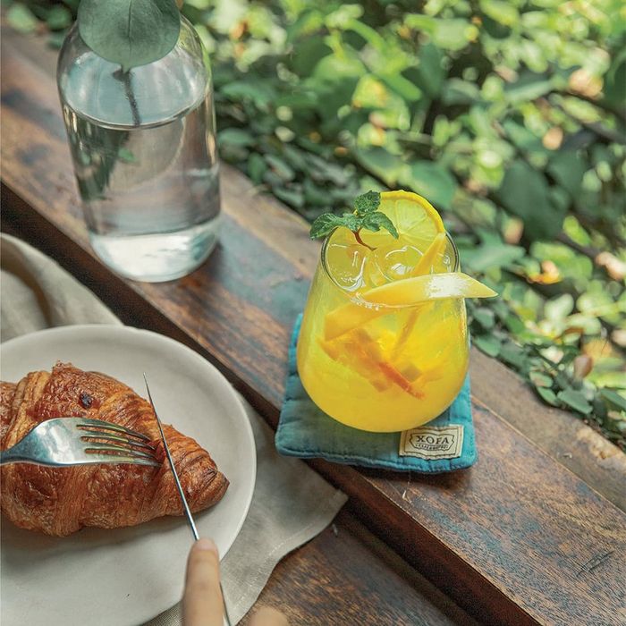 Xofa Cafe, nơi mỗi khi đêm buông xuống là nơi trú chân ấm áp