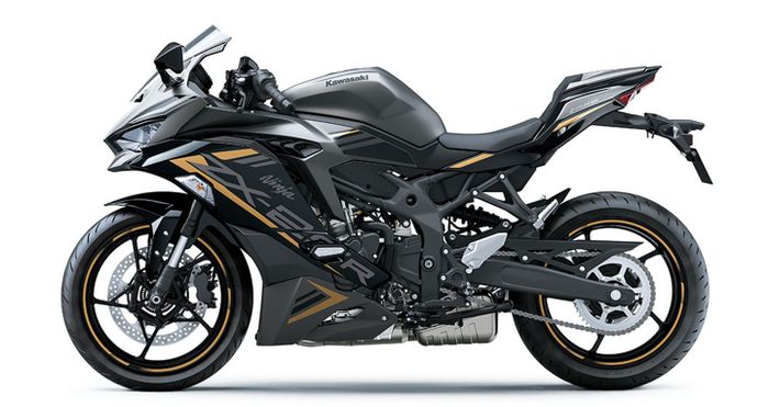 Kawasaki Ninja ZX-25R 2022 thu hút mắt với bộ áo mới, giá từ 6.900 USD