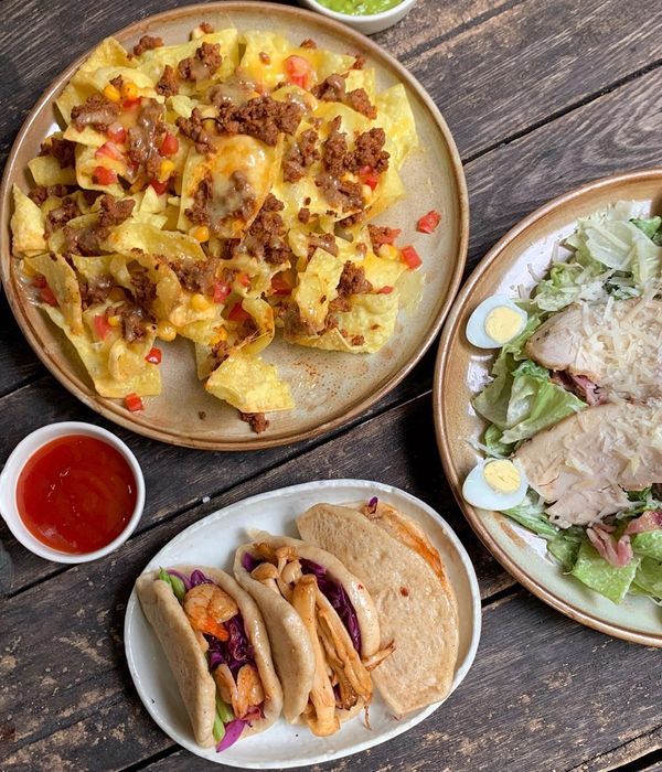 Xofa Cafe, nơi mỗi khi đêm buông xuống là nơi trú chân ấm áp