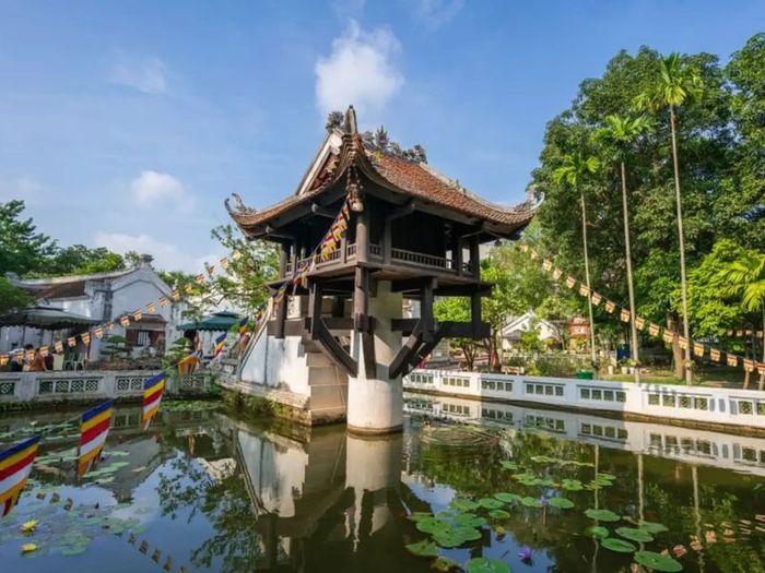 Hà Nội, với 12 danh lam thắng cảnh, làm xao lòng bao người