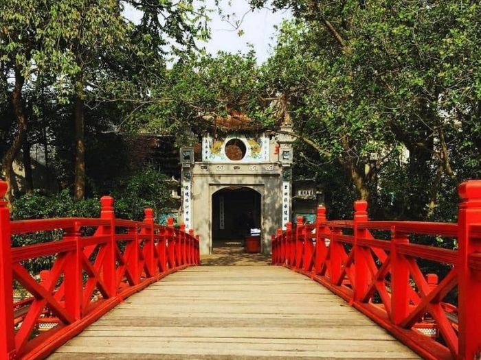 Hà Nội, với 12 danh lam thắng cảnh, làm say lòng bao người
