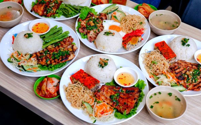 Top 10 quán cơm tấm Hà Nội ngon bổ rẻ luôn được mọi người ưa chuộng