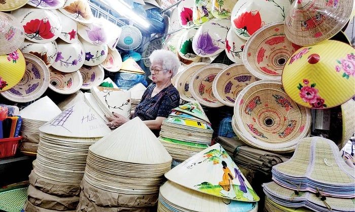 Những lựa chọn quà lưu niệm độc đáo từ Huế