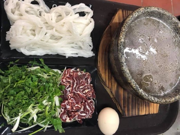 Phở bát đá Hà Nội