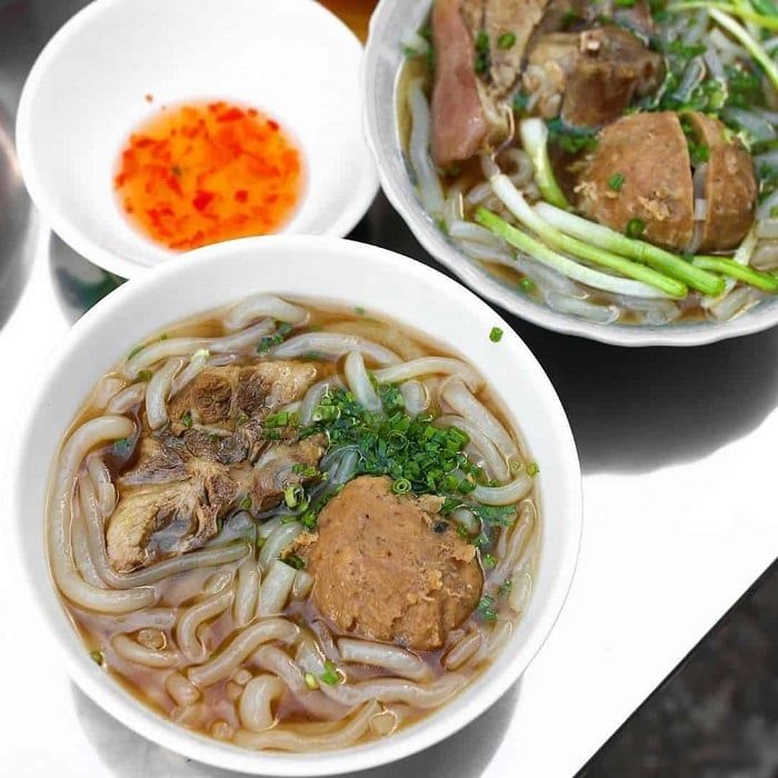 bánh canh giò heo Sài Gòn
