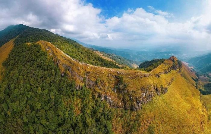Đỉnh Phia Po - Điểm du lịch hấp dẫn của Lạng Sơn