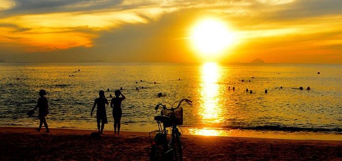 Khám phá vẻ đẹp của biển Nha Trang khi đêm xuống