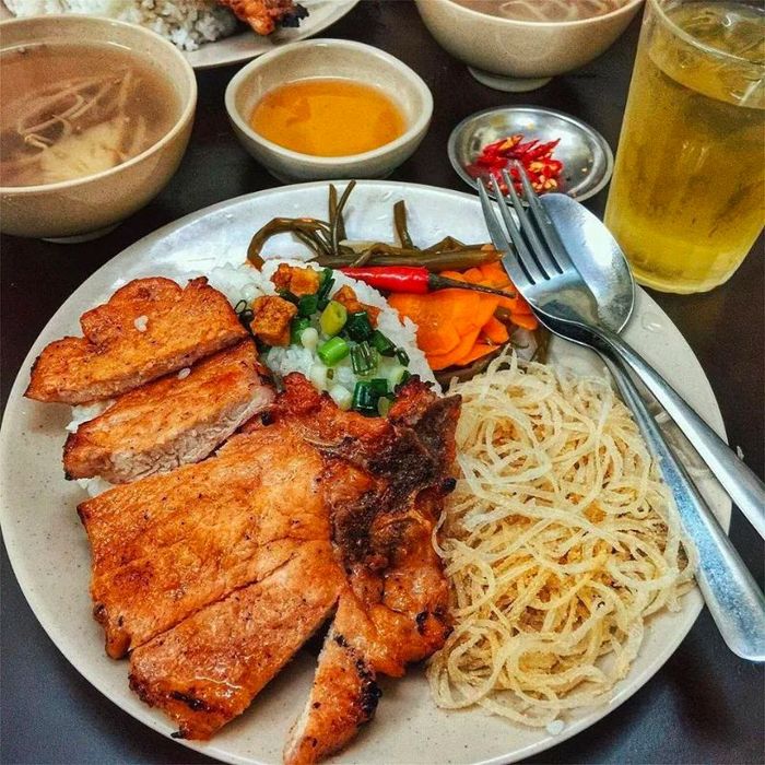 Top 10 quán cơm tấm Hà Nội ngon bổ rẻ được rất nhiều người ưa chuộng