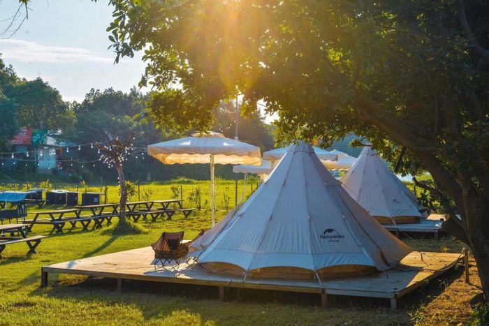 Trải nghiệm cà phê cắm trại độc đáo tại Sixdoong Cafe Camping.
