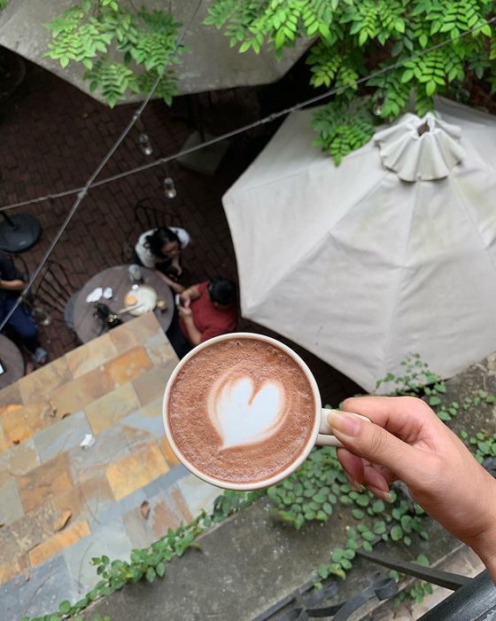 Xofa Cafe, nơi mỗi khi đêm buông xuống là nơi trú chân ấm áp