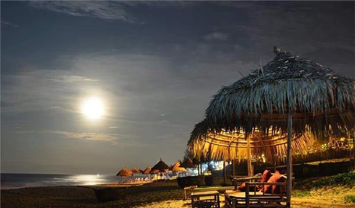 Biển Nha Trang lúc ban đêm