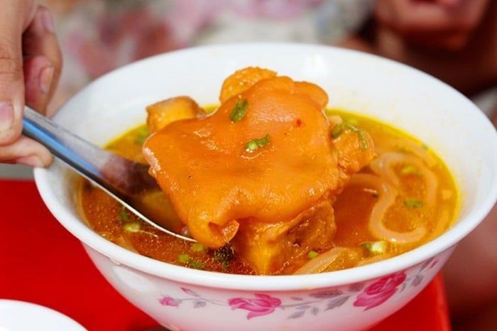 bánh canh giò heo Sài Gòn