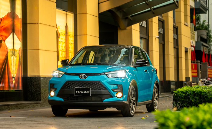 Cuộc đua doanh số giữa Kia Sonet và Toyota Raize. Toyota Raize được giá chốt từ 527 triệu đồng tại thị trường Việt Nam.