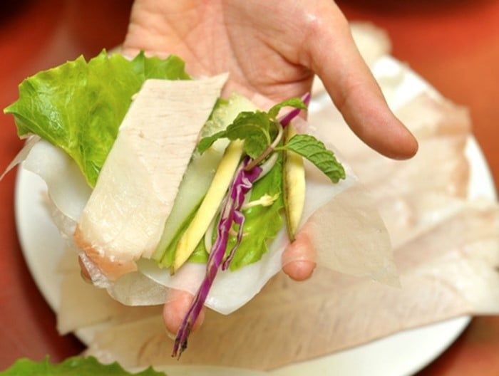 Bánh tráng cuốn thịt heo
