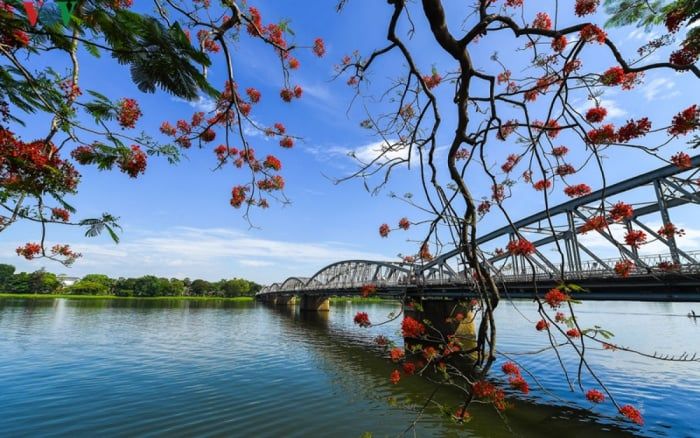 Khám phá Huế