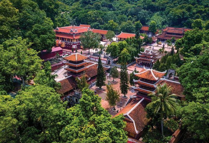 Khám phá chùa Hương - Một trong những điểm du lịch lịch sử quan trọng nhất tại Hà Nội 3