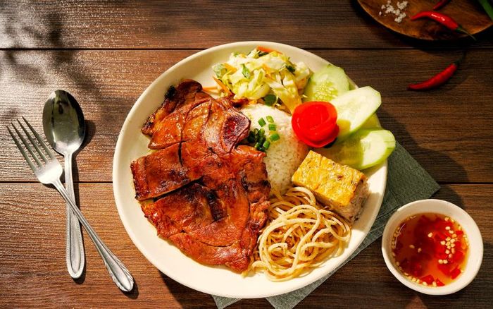 Top 10 quán cơm tấm Hà Nội ngon bổ rẻ luôn nhận được sự ưa chuộng từ khách hàng