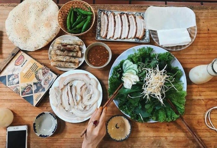 Bánh tráng cuốn thịt heo