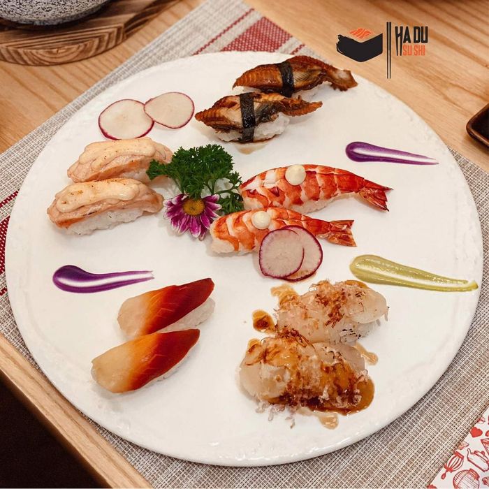 Khám phá ngay thực đơn đa dạng với hơn 200 món ngon tại Hadu Sushi 28