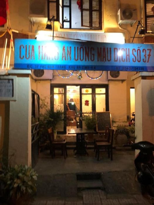 Quay ngược thời gian trong quán cơm kiểu bao cấp ở Hà Nội