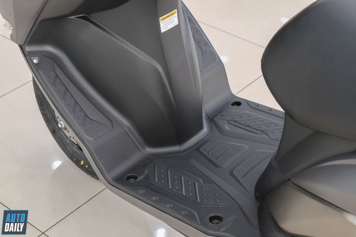 Burgman Street - Mẫu xe tay ga mới của Suzuki, có giá 49,5 triệu đồng Suzuki-Burgman-Street (19).JPG