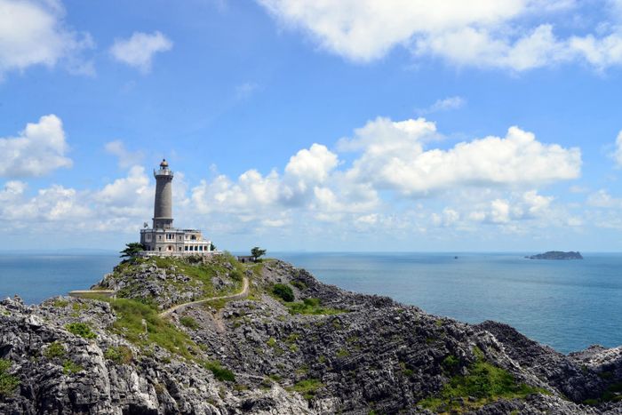 Bí quyết khám phá đảo Long Châu Hải Phòng với vẻ hoang sơ và những điều bí ẩn