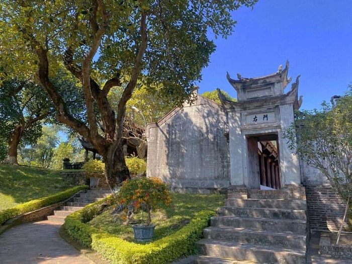 Thành Cổ Loa, di tích yên bình nằm ở ngoại ô thủ đô